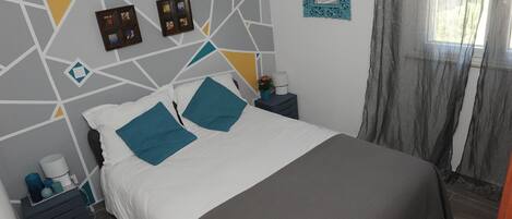 1 bedroom, desk, iron/ironing board, WiFi