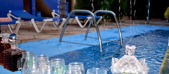 VILLA AQUARIUS 3 APART, 2OOLS, BAR, GRILL