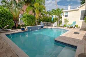 A heated pool - Beachy Perfection - Walk to Atlantic Ave. (Delray Beach)