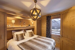 1 slaapkamer, een strijkplank/strijkijzer, gratis wifi, beddengoed