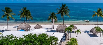 Oceanfront Duplex with Beautiful Beach & Dock for Boat Access - Dogs OK