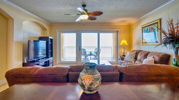 Smart TV, DVD player