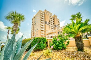 Exterior - Oceanfront Condo 3 Bedrooms 3 Baths Sleeps 8 (Jacksonville Beach)
