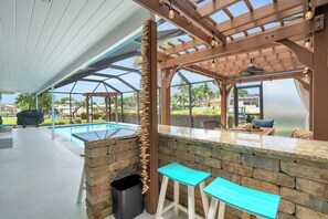 屋外ダイニングエリア