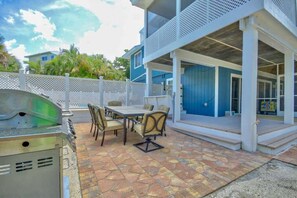Outdoor dining - 5BR Island Home - Private Pool, Game Room & Golf Cart - Steps to Beach (North Captiva)