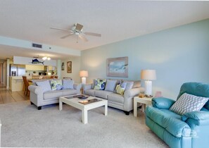 TV, books, stereo - Sea Oats 403 is a 3- bedroom 2 bath Gulf Front Condo at a Great Price! (Redington Shores)