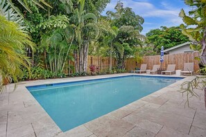 Pool - Coral Reef Villa – 3BR/2BA with Heated Pool, Grill & Private Patio (Oakland Park)