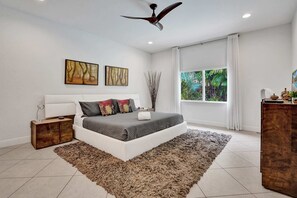 3 bedrooms, iron/ironing board, travel cot, WiFi - Coral Reef Villa – 3BR/2BA with Heated Pool, Grill & Private Patio (Oakland Park)