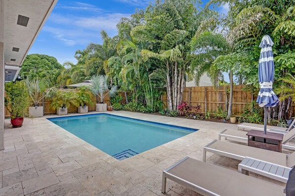 Pool - Coral Reef Villa 🌴 Private Heated Pool, Grill, Private Patio | 1.9 mi to Beach 🏖️ (Oakland Park)