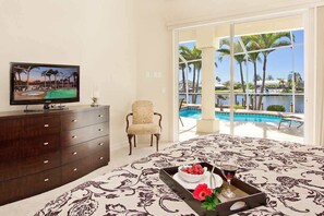 3 bedrooms, iron/ironing board, travel crib, WiFi