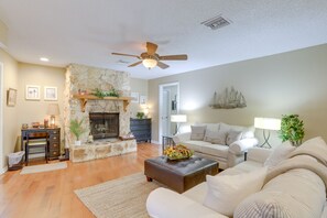 TV, fireplace, DVD player, ping pong