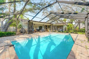 A heated pool - 3 Mi to Beach: Prime Largo Home w/ Pool! (Largo)