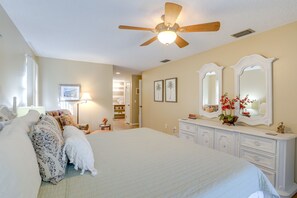 3 bedrooms, iron/ironing board, travel crib, internet - 3 Mi to Beach: Prime Largo Home w/ Pool! (Largo)