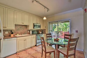 Fridge, microwave, stovetop, dishwasher - Quaint Central Miami Bungalow: 10 Mi to Mid-Beach! (Miami Springs)