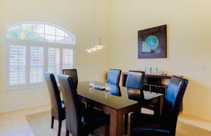 Dining - Resort Style Pool • Spa • Gulf-Access Getaway! (Cape Coral)