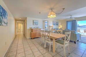 Dining - Spacious Anglers Cove 103 Sleeps 10. 3 Bed/3 Bath Redington Shores (Redington Shores)