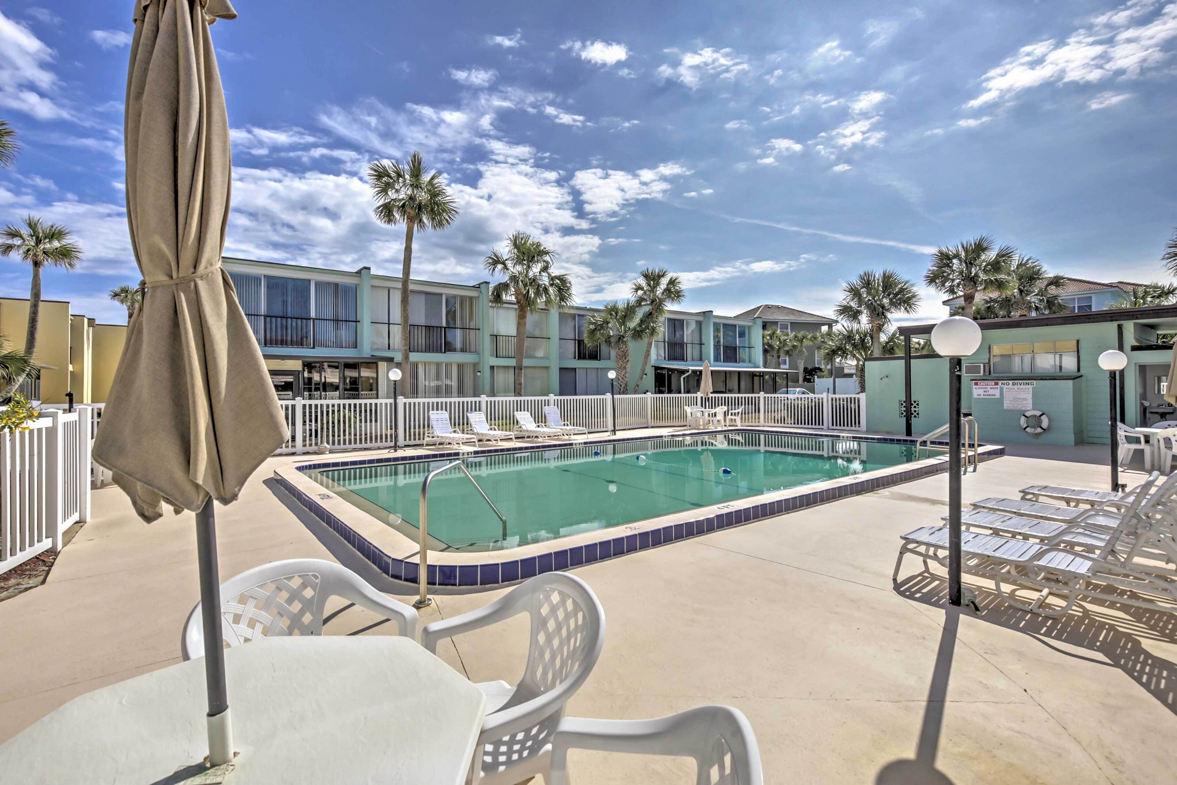 Ormond Beach Resort Townhome: Walk to Pool & Beach