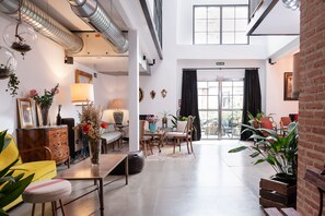 Lobby sitting area - LaNave (Madrid)