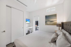 4 bedrooms, desk, iron/ironing board, travel crib