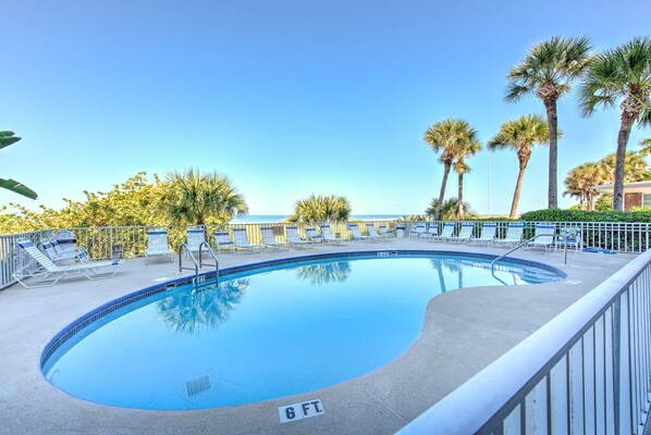 Lämmitetty uima-allas