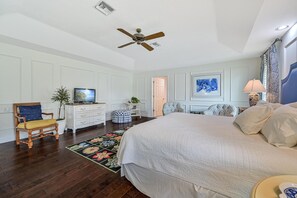 4 chambres, fer et planche à repasser, lit parapluie, Wi-Fi gratuit