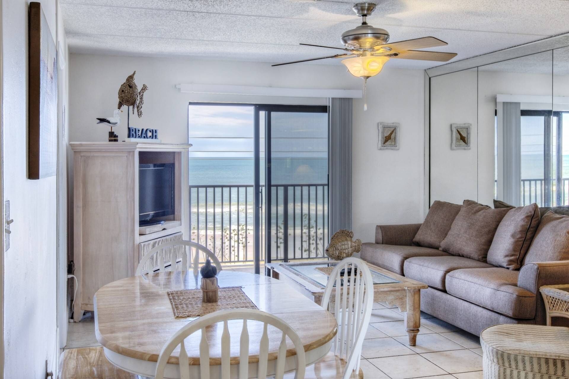 DISCOUNTED! Direct Oceanfront View- Beach Across the Street - Swimming Pool - 4th Floor Condo - WIFI