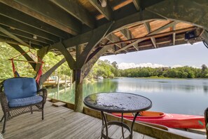 Property grounds - Dock & Kayaks: Riverfront Dunnellon Home! (Dunnellon)