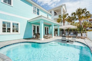 A heated pool - Pearl Cottage Private Heated Pool Home! Newly renovated book today! (Palm Coast)