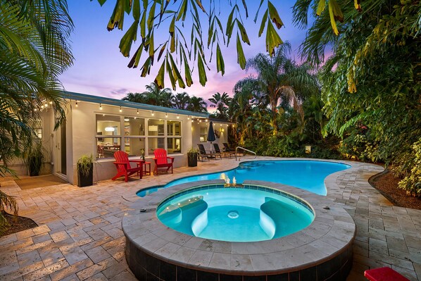 Lämmitetty uima-allas