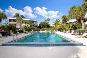 Unclassified image, 2 of 35, button