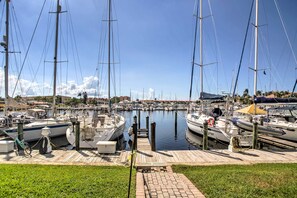 Marina - Resort-Style Condo w/ Pool: 19 Miles to Fort Myers (Punta Gorda)