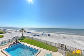 Een verwarmd zwembad