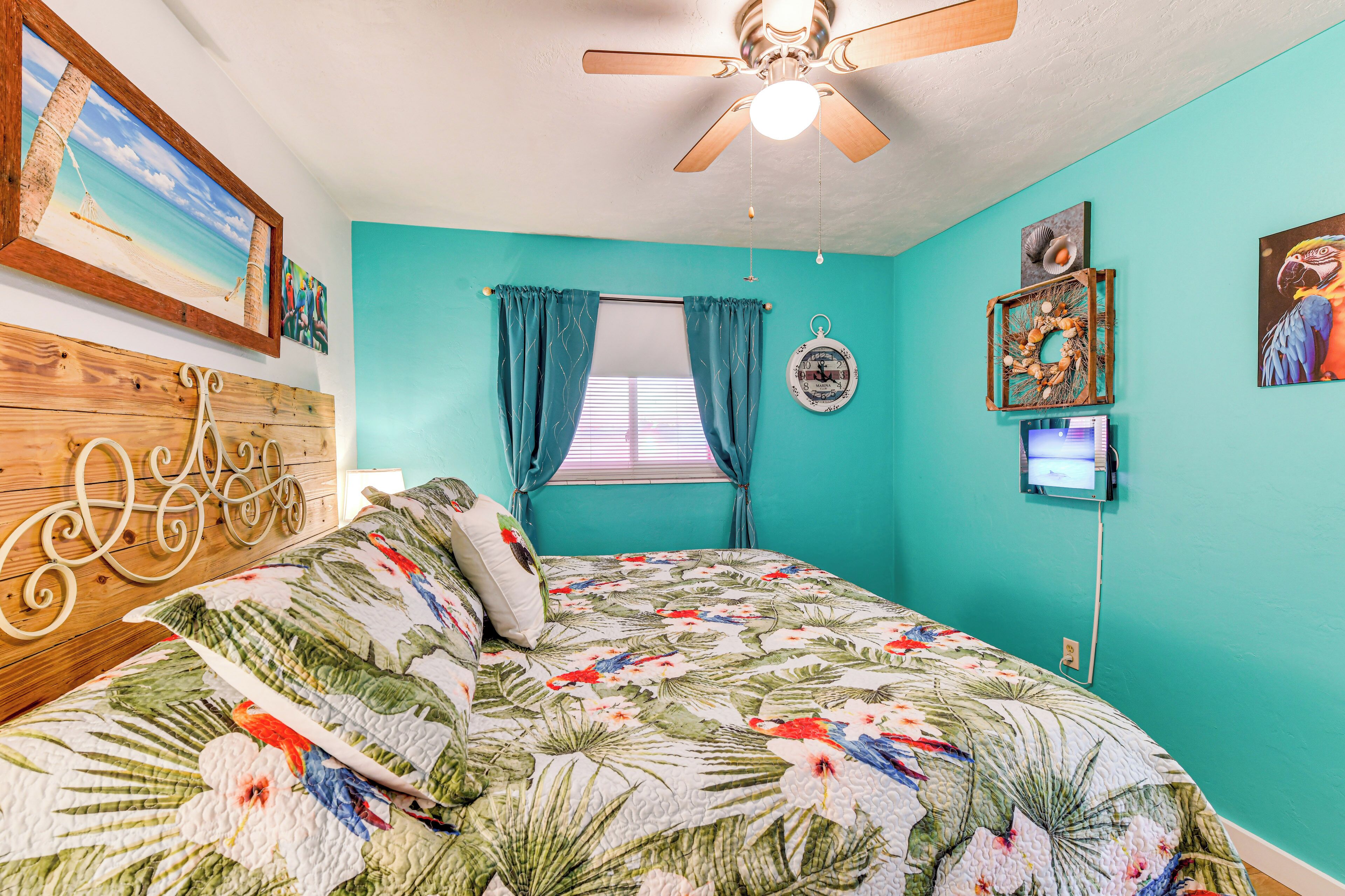 2 bedrooms, iron/ironing board, travel cot, Internet