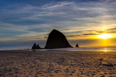 Dog-Friendly Beach Cottage with Free WiFi - a Block from Beach