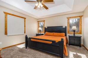 3 عدّة غرف نوم ومكواة/لوح كي وواي فاي مجانًا وملاءات أسرّة