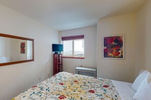 2 habitaciones, tabla de planchar con plancha, internet y ropa de cama