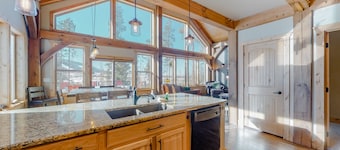 Avskilt, specialbyggda hem w / utsikt över Continental Divide!