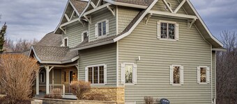 上質な、ビルダーズホームw /ゴージャスマスタースイート、巨大ホットタブ、ビリヤード台