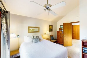 2 bedrooms, iron/ironing board, internet, bed sheets