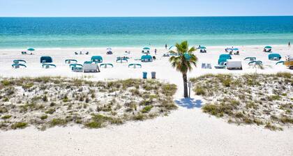 Unit 413 - Picture Perfect 4th Floor Beachfront Stateroom. Elegant Accommodations. Incredible View.