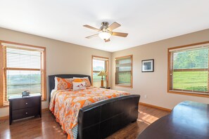 5 soverom, strykejern/-brett, wi-fi (inkludert) og sengetøy