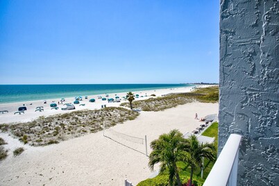 Corner Unit on the 4th Floor with Fabulous View.  Private Balcony! Pool, Tiki, Bar, Great Beach.
