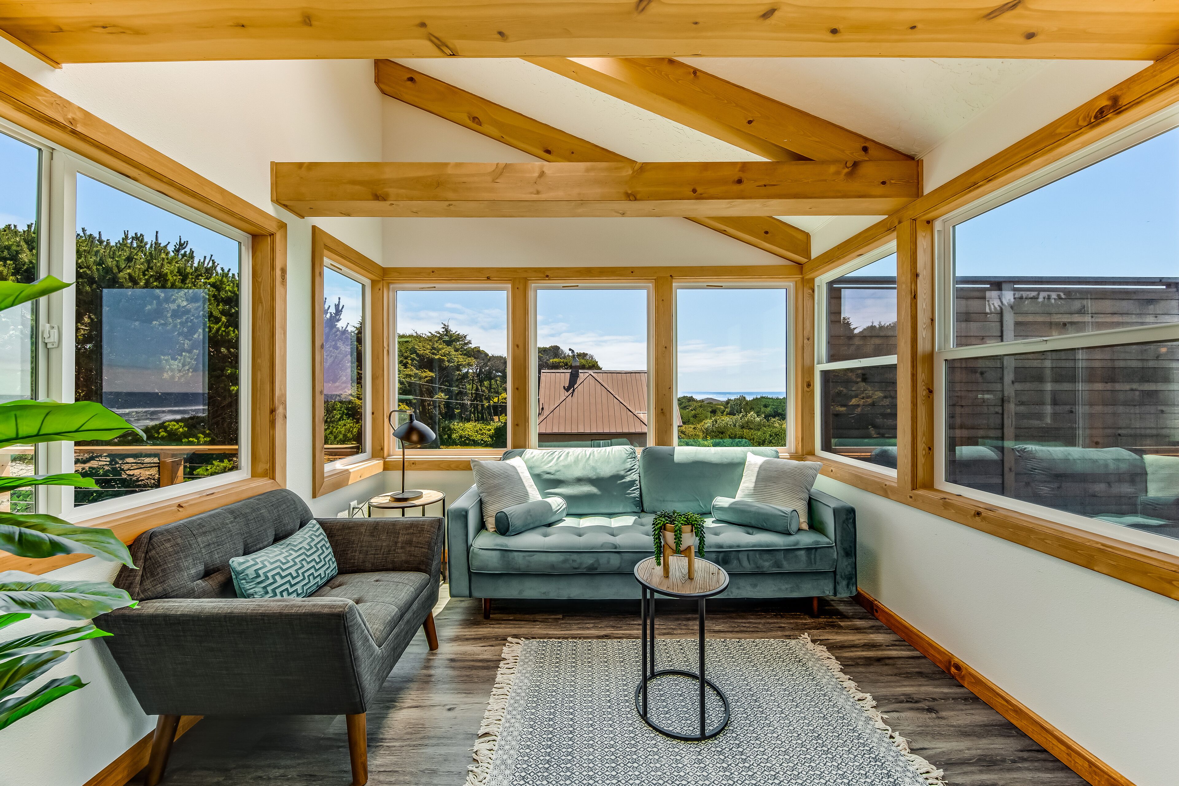 Oceanside Big Stump Beach getaway with hot tub & ocean views - dog-friendly
