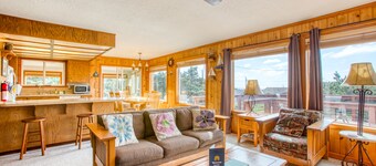 Dog-Friendly Home with Ocean Views, Easy Beach and Bay Access, and Free WiFi
