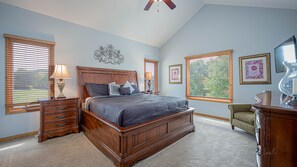 5 bedrooms, iron/ironing board, free WiFi, bed sheets