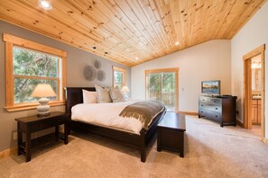 3 quartos, escrivaninha, ferros/tábuas de passar roupa