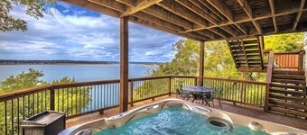 Med utsikt över Pointe Lake House - Waterfront med fantastisk utsikt och badtunna!