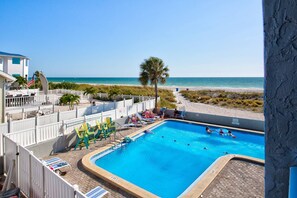 Pool - Direct Beachfront Studio. Private Balcony Overlooking the Gulf. Heated Pool. Fabulous View! (Treasure Island)