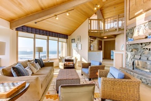 TV, fireplace, DVD player, books