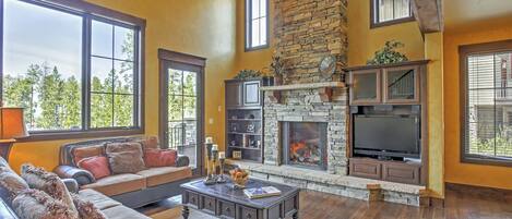 TV, fireplace, DVD player, stereo